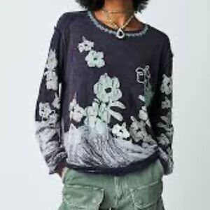 We The Free Chasing Waves Tee Size Small